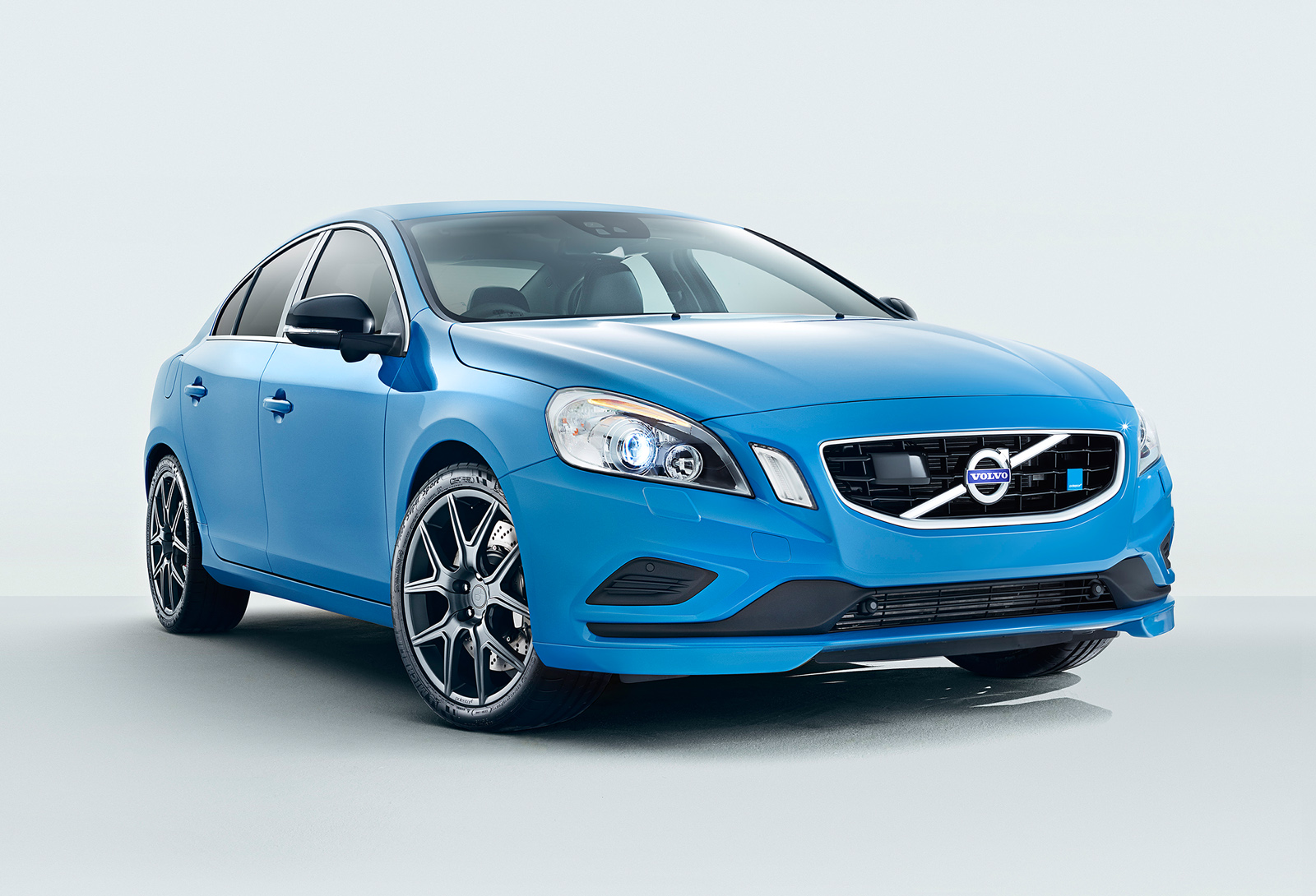 Volvo рассекретила самый мощный седан S60 — Motor