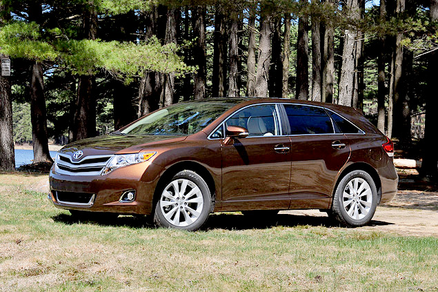 Тесты тойота венза. Тойота венза 2013. Toyota Venza 2013. Тойота универсал повышенной проходимости.
