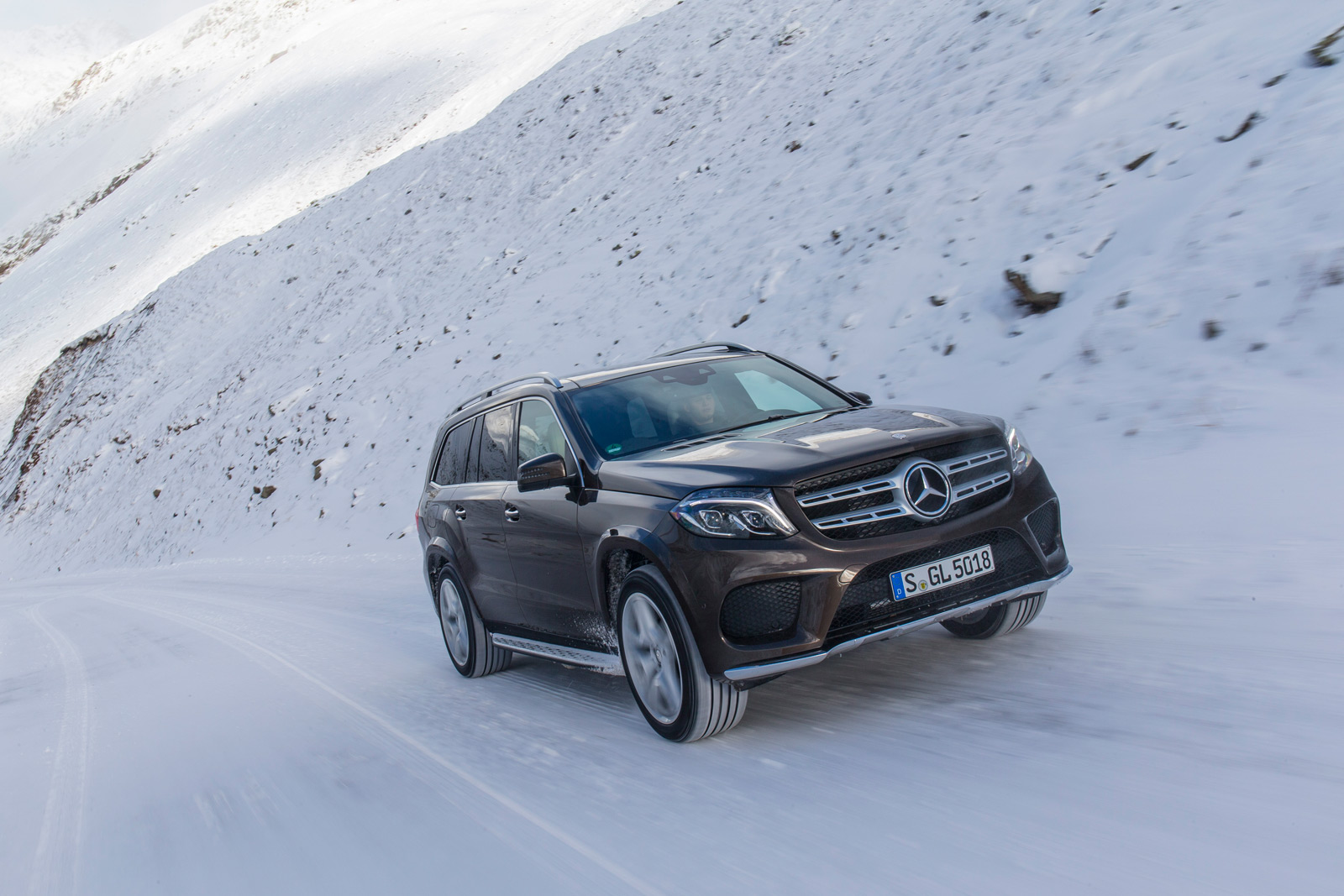 Как изменился Mercedes-Benz GL, породнившись с S-классом — Тест-драйв —  Motor