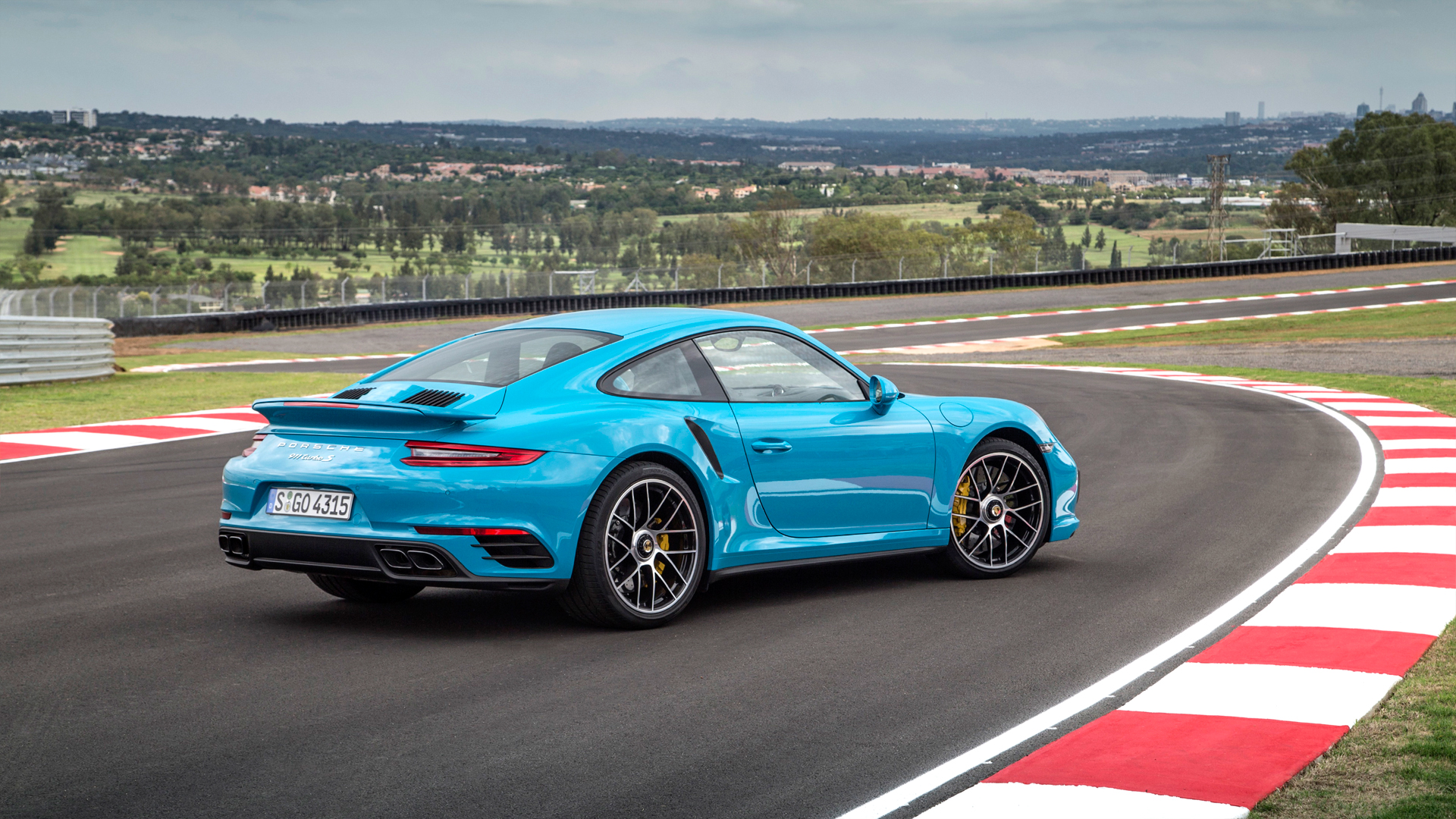 Обман законов физики и плата за совершенство: тест обновленного Porsche 911  Turbo S — Тест-драйв — Motor