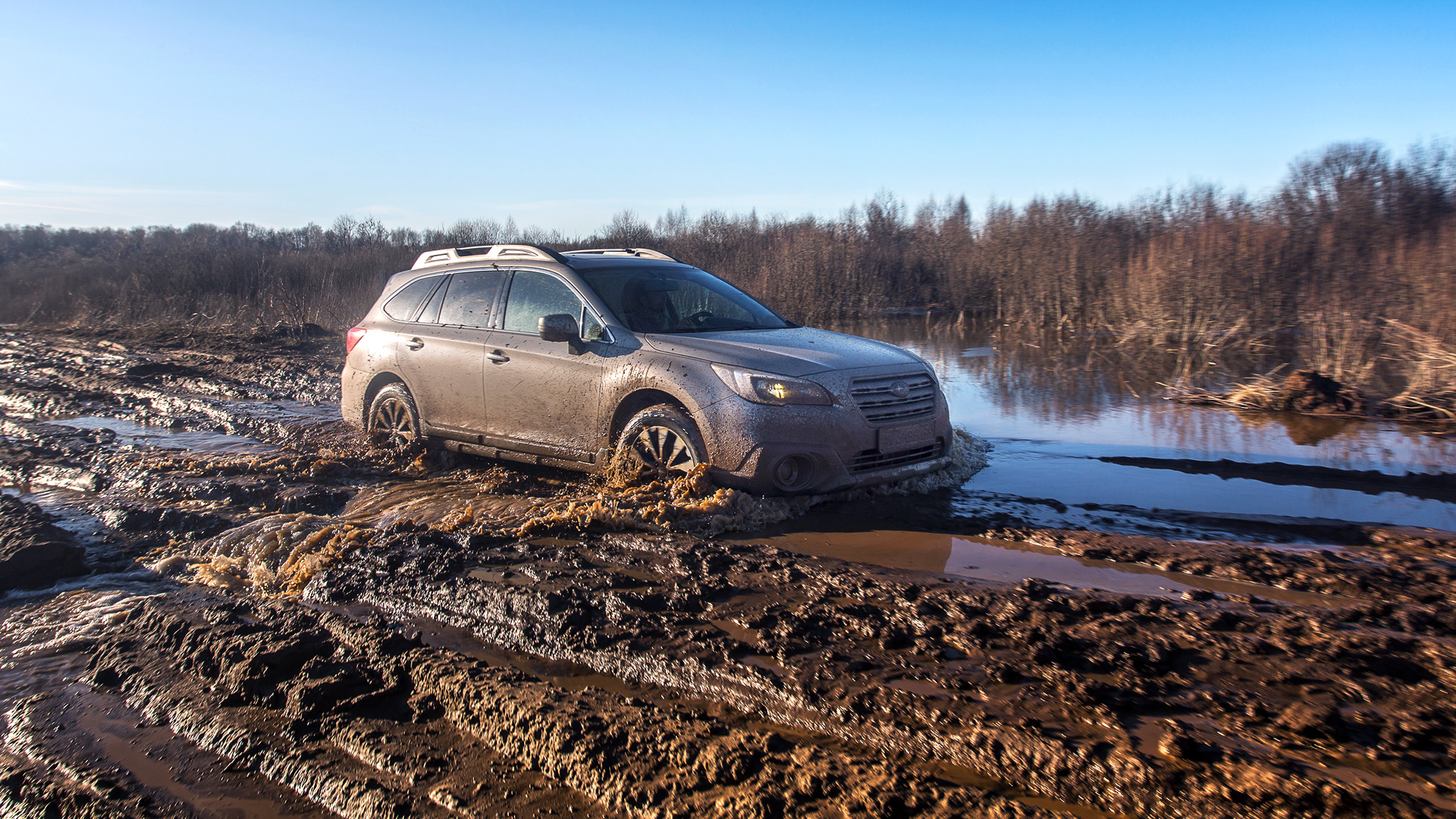 На бездорожье на переднем. Subaru XV бездорожье. Субару по бездорожью. Машина в грязи. Дорога по бездорожью.