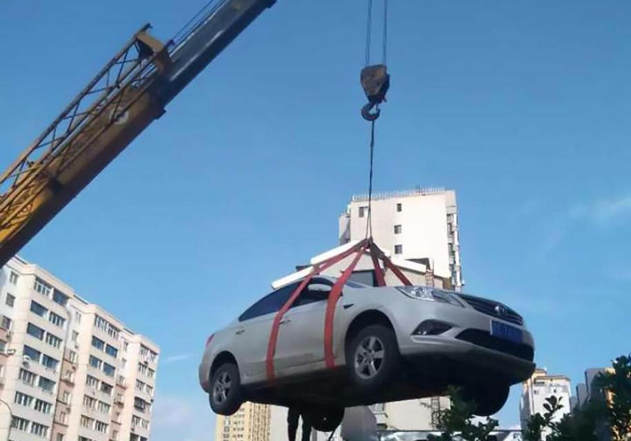 Lecție dură. Cum a fost pedepsită o șoferiță obraznică