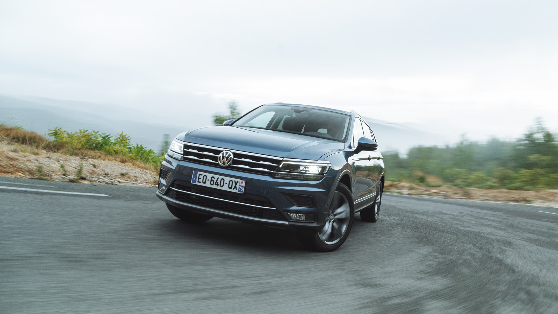 Мы поехали на тест одного длинного VW Tiguan, а встретили сразу два —  Тест-драйв — Motor