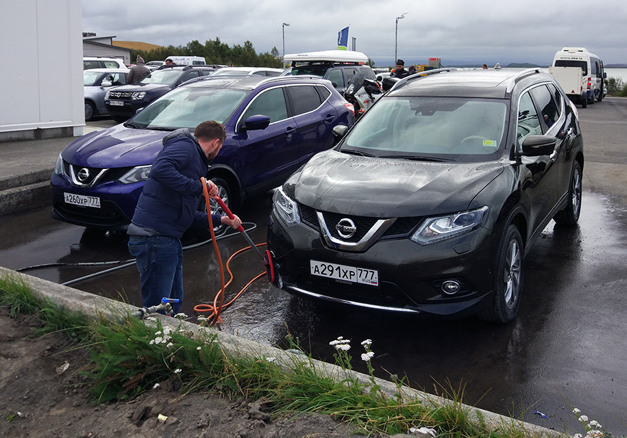 Грунтовок на острове великое множество, поэтому не редкость и мойки самообслуживания. Совершенно бесплатные, между прочим!