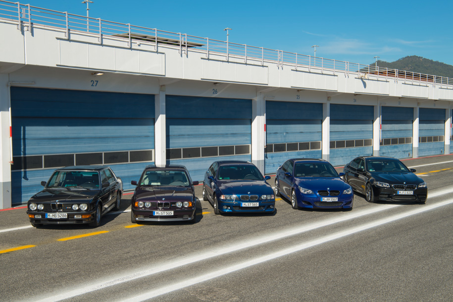 Слева направо: Е28, E34, E39, E60, F10. А какая ваша любимая?