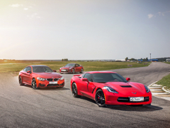 [Где делают самые крутые суперкары: тест Chevrolet Corvette, BMW M4, Jaguar F-Type и Nissan GT-R](https://motor.ru/testdrives/4sportcar.htm)