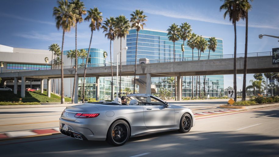 Необычный факт: праворульные купе и кабриолеты AMG S 63 бывают только с задним приводом. Представляете, как повезло британцам?!