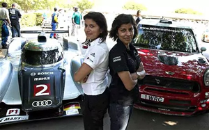 У Лины есть младшая сестра Тина, и она… тоже инженер! В послужном списке – работа в заводской раллийной команде MINI и конструкторских отделах Williams и Force India. Сейчас Тина занята в проекте Roborace. Создание гоночных беспилотников, оказывается, тоже женское дело!