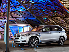 [Самые экономичные кроссоверы (тут есть даже Porsche): вседорожники, которым нужно меньше топлива, чем малолитражкам](https://motor.ru/selector/7suvs.htm)