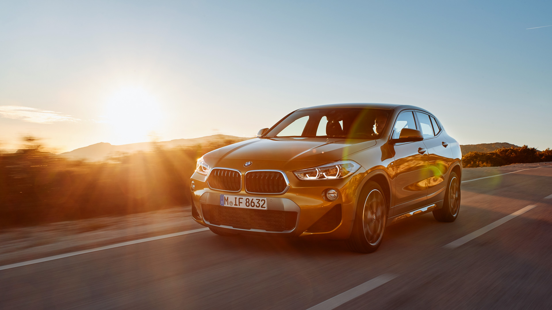 Горячий хэтчбек? Нет, кроссовер BMW X2!