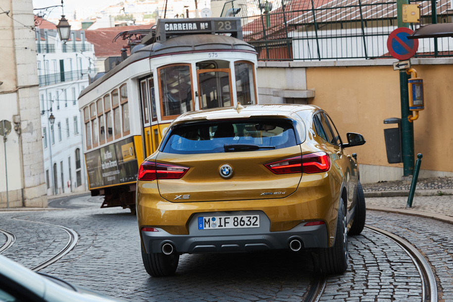 Недавно BMW X2 занял второе место среди самых красивых серийных моделей этого года. Ну а что, смотрится неплохо!