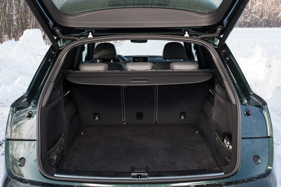 Функционал у Audi примерно такой же, как у Volvo, а объем багажника – почти лучший в тесте, от 550 до 1550 литров. И это круто, потому что Q5 одновременно и самая компактная! 