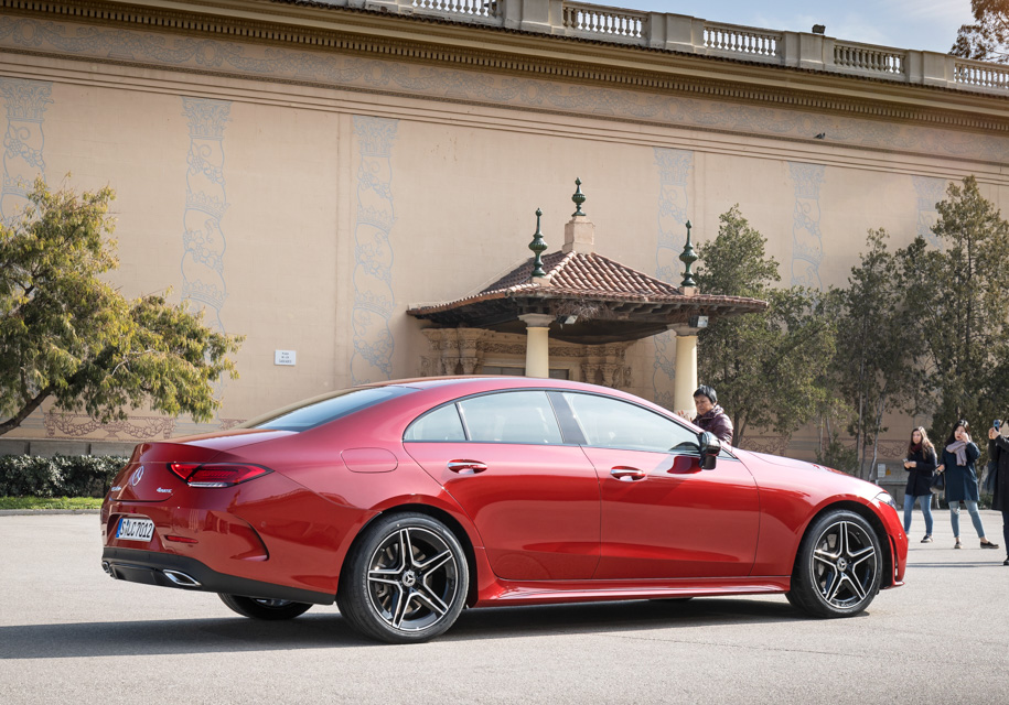 Базовые колеса для CLS – 18-дюймовые, а самый максимум – это 20 дюймов. Не так уж и много по современным дизайнерским меркам!