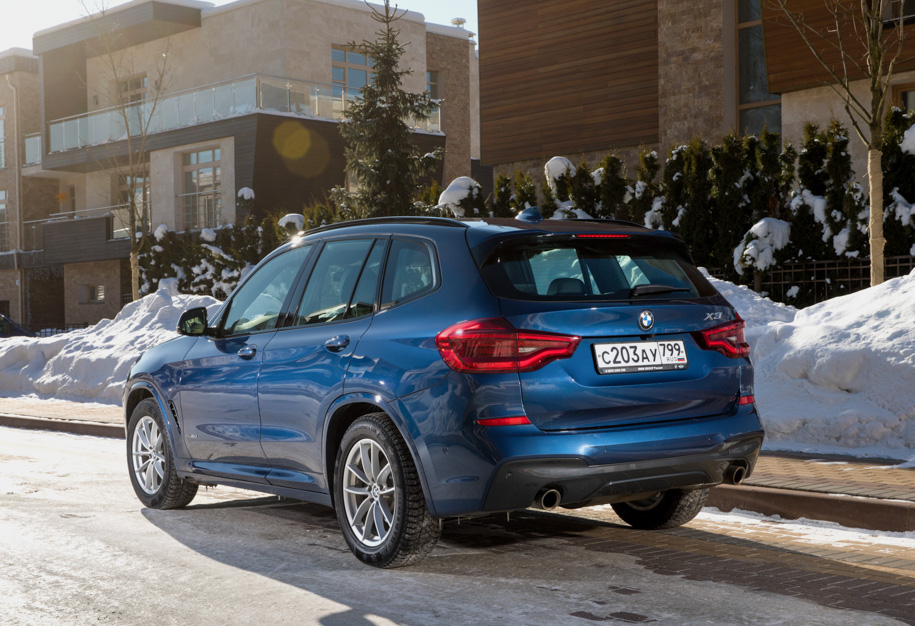 Легко спутать с Х5? Сходство, конечно, есть, но перепутать все равно не получится.