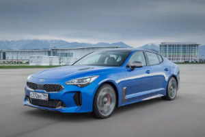 [Тест Kia Stinger – машины, которая понравится всем, кроме отчаянных петролхэдов](https://motor.ru/testdrives/kiastinger.htm)