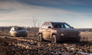 [Jeep Cherokee Trailhawk против Subaru Outback, или как прошла наша первая попытка пробраться к шару](https://motor.ru/testdrives/dirtandpain.htm)