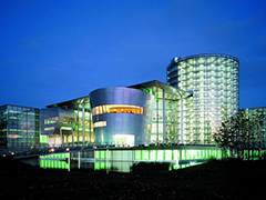 [Место рождения: как выглядят самые крупные и самые необычные автозаводы мира](https://motor.ru/selector/magicbirth.htm)