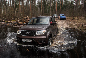 [Маленький триумф больших машин, или странное путешествие к странному озеру](https://motor.ru/testdrives/pickups.htm)