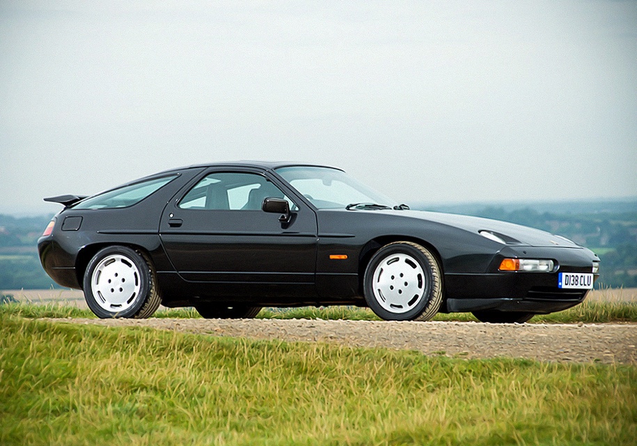 Porsche 928