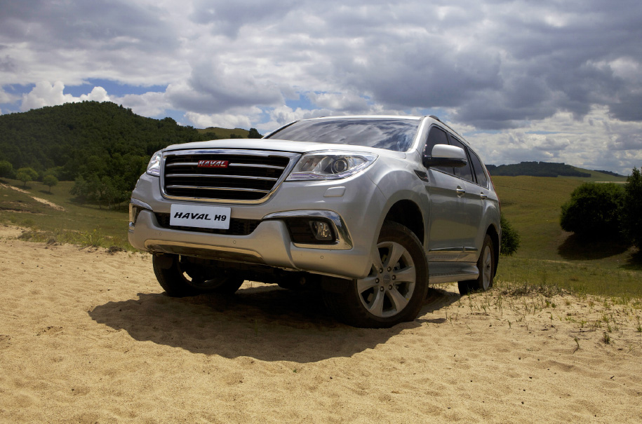#####<mark>Haval H9</mark>Рамный китайский внедорожник Haval H9 во всех модификациях семиместный и полноприводный. У модели одна комплектация и два мотора: бензиновый 2.0 (245 л.с.) и дизельный 2.0 (190 л.с.). Коробка во всех случаях — восьмидиапазонная автоматическая. Самый дешевый Haval H9 стоит 2 419 900 рублей, а самый дорогой — 2 489 900.