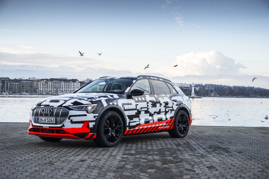 Прототип Audi e-tron