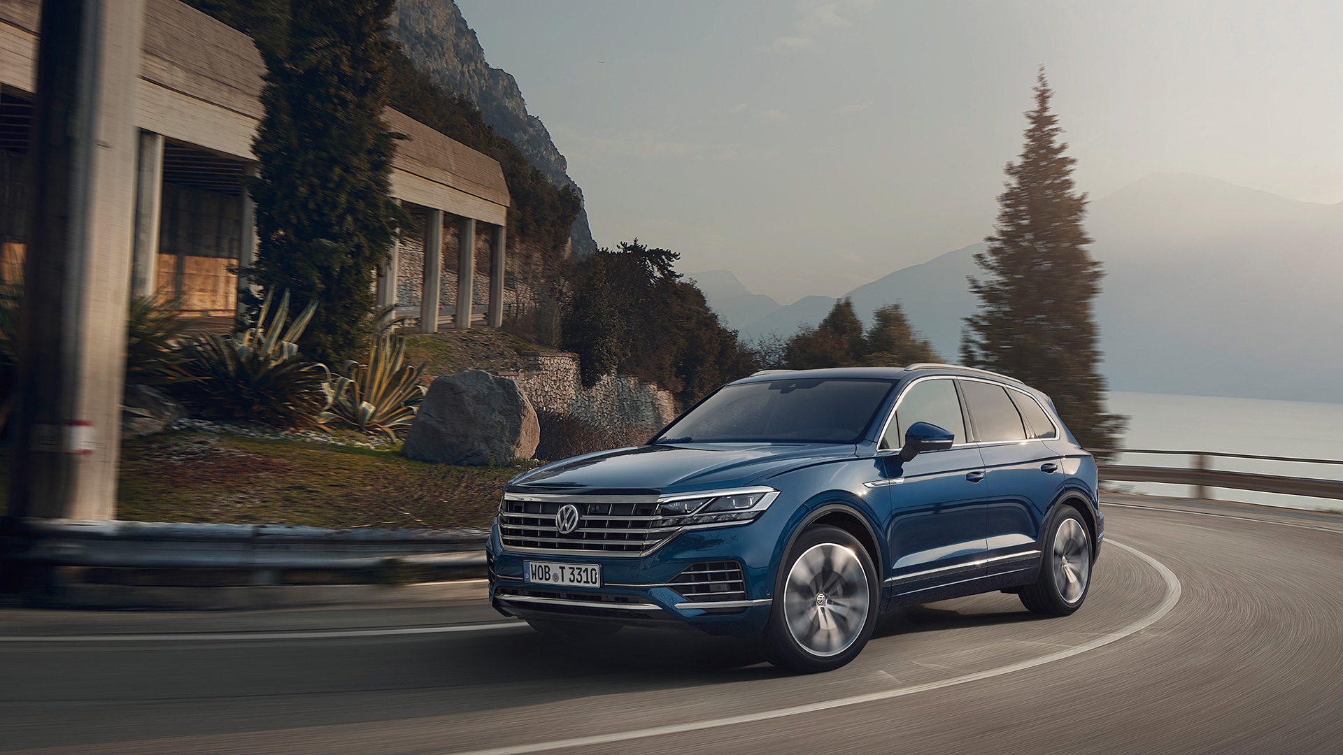 Тест нового Volkswagen Touareg: огромный планшет в салоне и прощание с  внедорожным пакетом — Тест-драйв — Motor