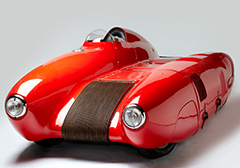 [Обнять и плакать: гоночные машины Ле-Мана, которые никогда не выиграют конкурс красоты](https://motor.ru/selector/strangelm.htm)