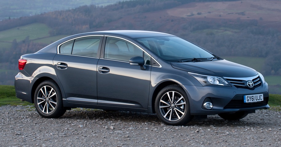 Снятая с производства Toyota Avensis, на смену которой пришла Toyota Camry