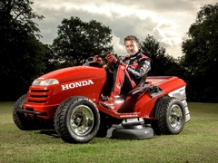 [Самые странные автомобильные рекорды](https://motor.ru/selector/bizarre.htm)