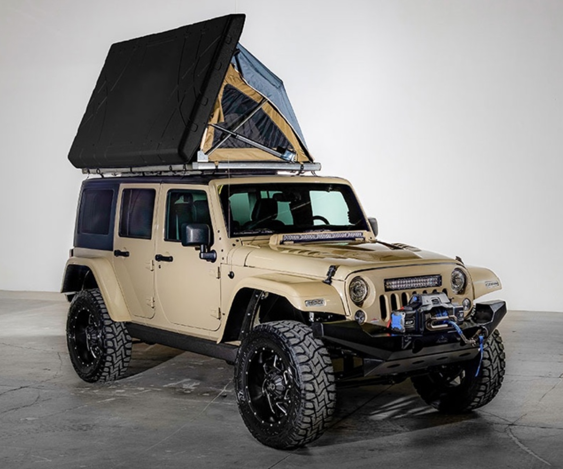 Jeep Wrangler превратили в кемпинговый внедорожник — Motor