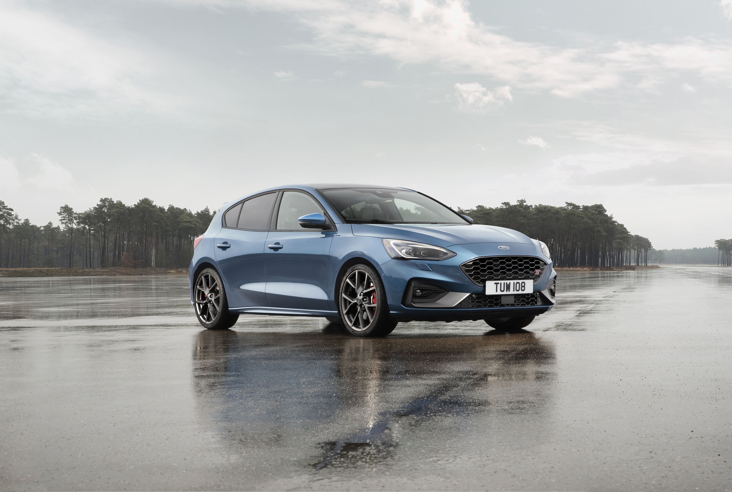 Ford представил «заряженный» Focus ST нового поколения — Motor