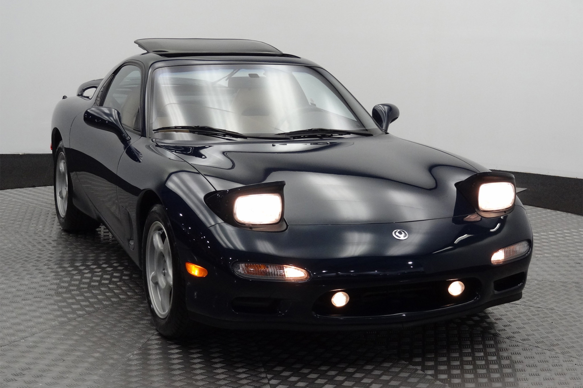 25-летнее купе Mazda RX-7 продали за цену нового Porsche — Motor