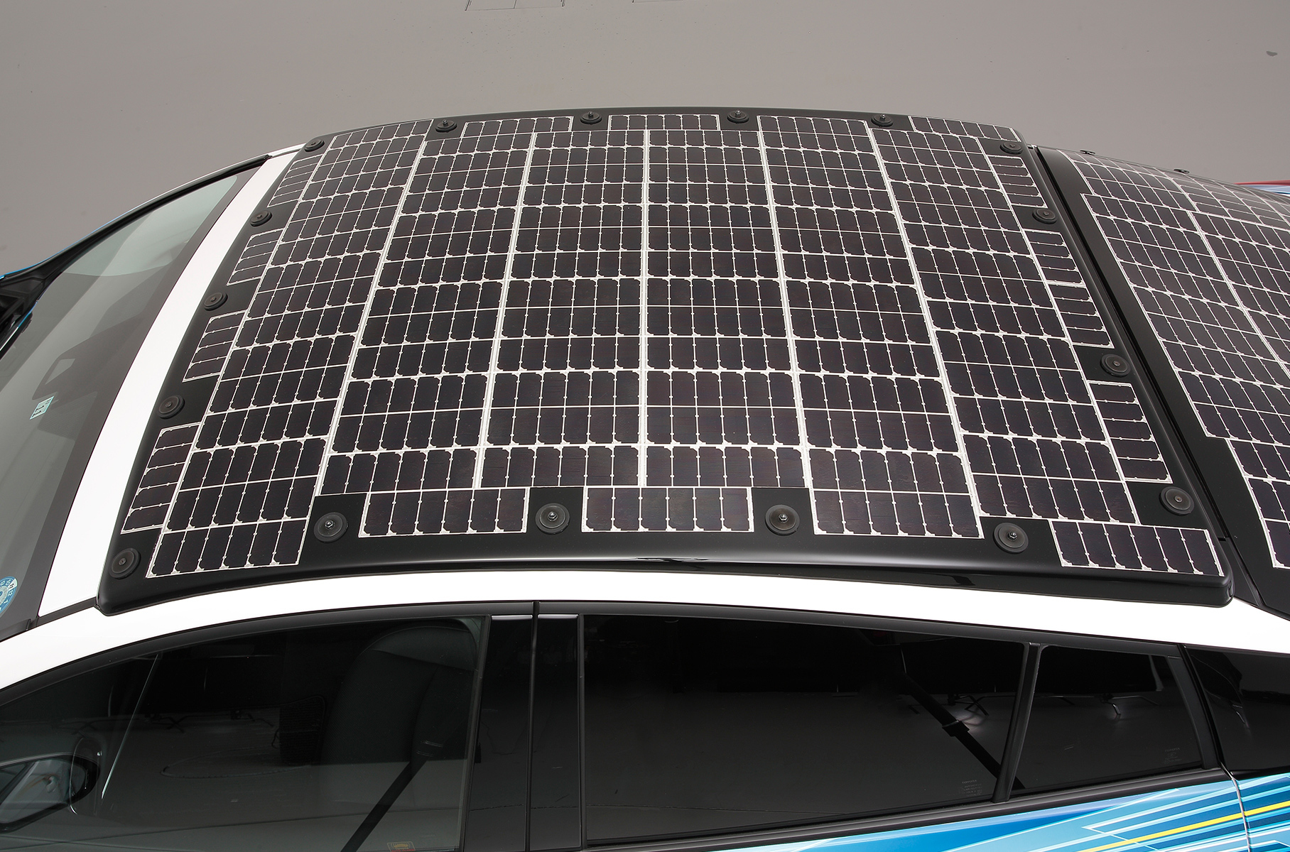 Тойота Приус на солнечных батареях