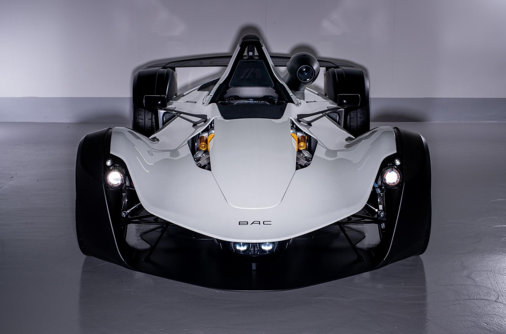 Одноместный спорткар BAC Mono стал легче и быстрее — Motor