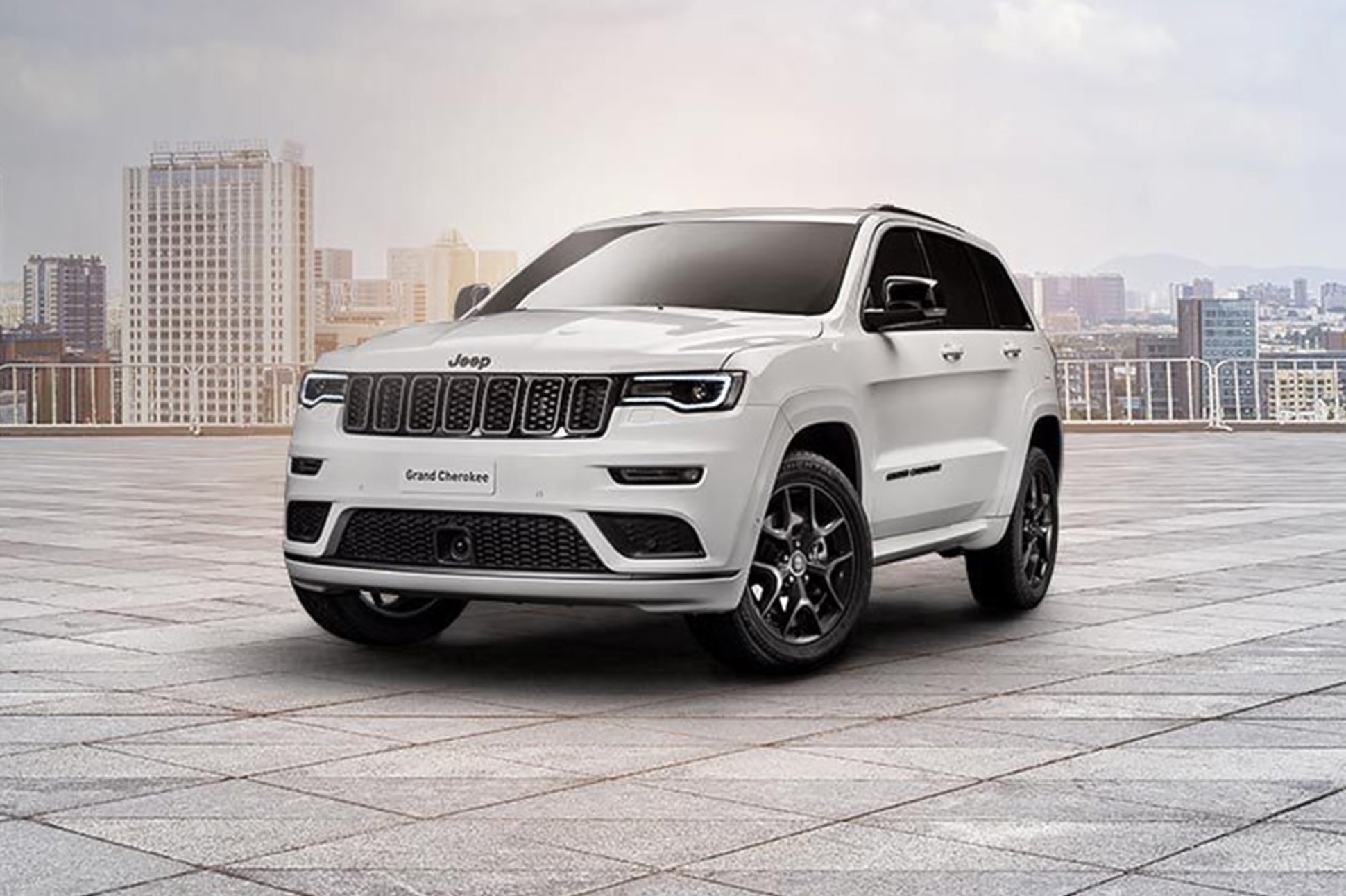 До России добрался «спортивный» Jeep Grand Cherokee — Motor