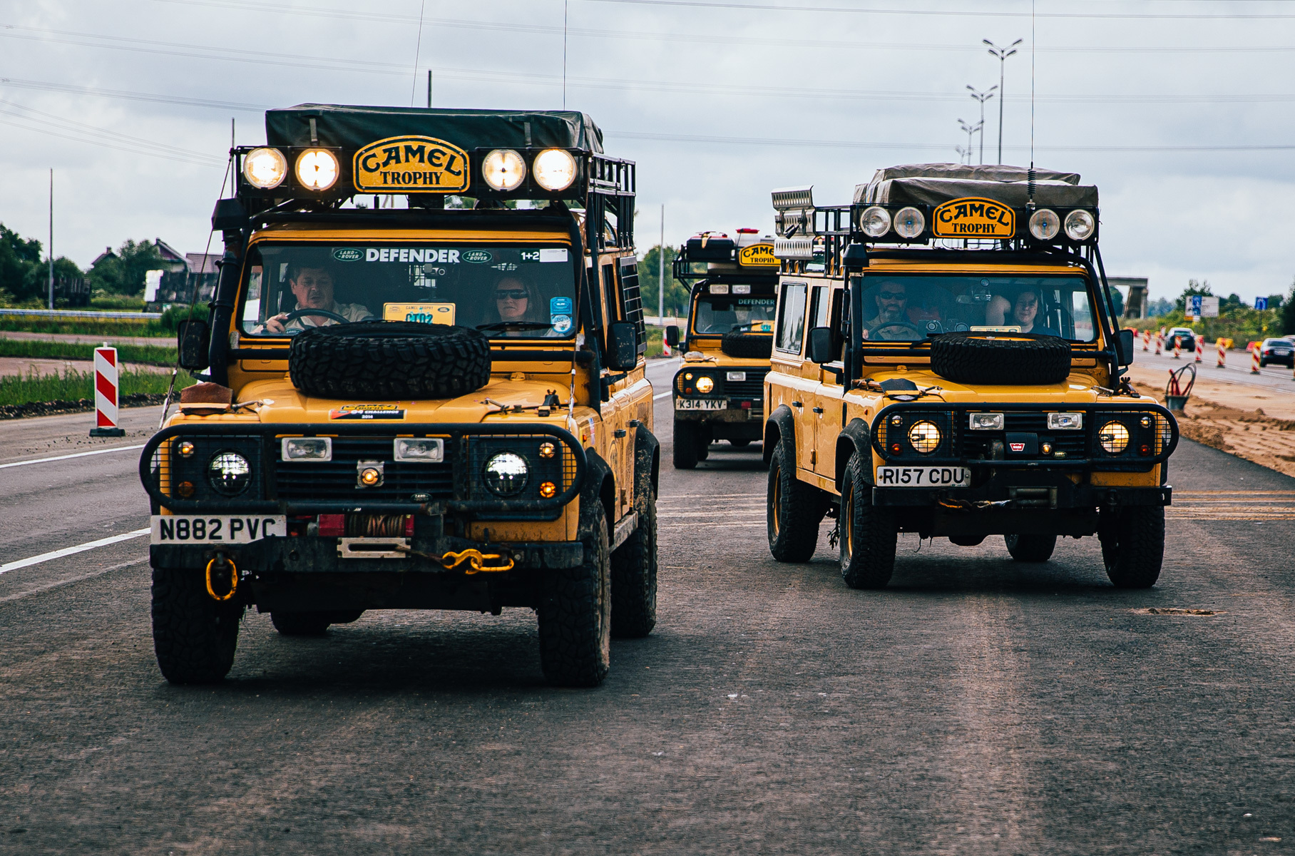 16 экипажей Land Rover воссоединились под Санкт-Петербургом — Фото —  Репортаж — Motor