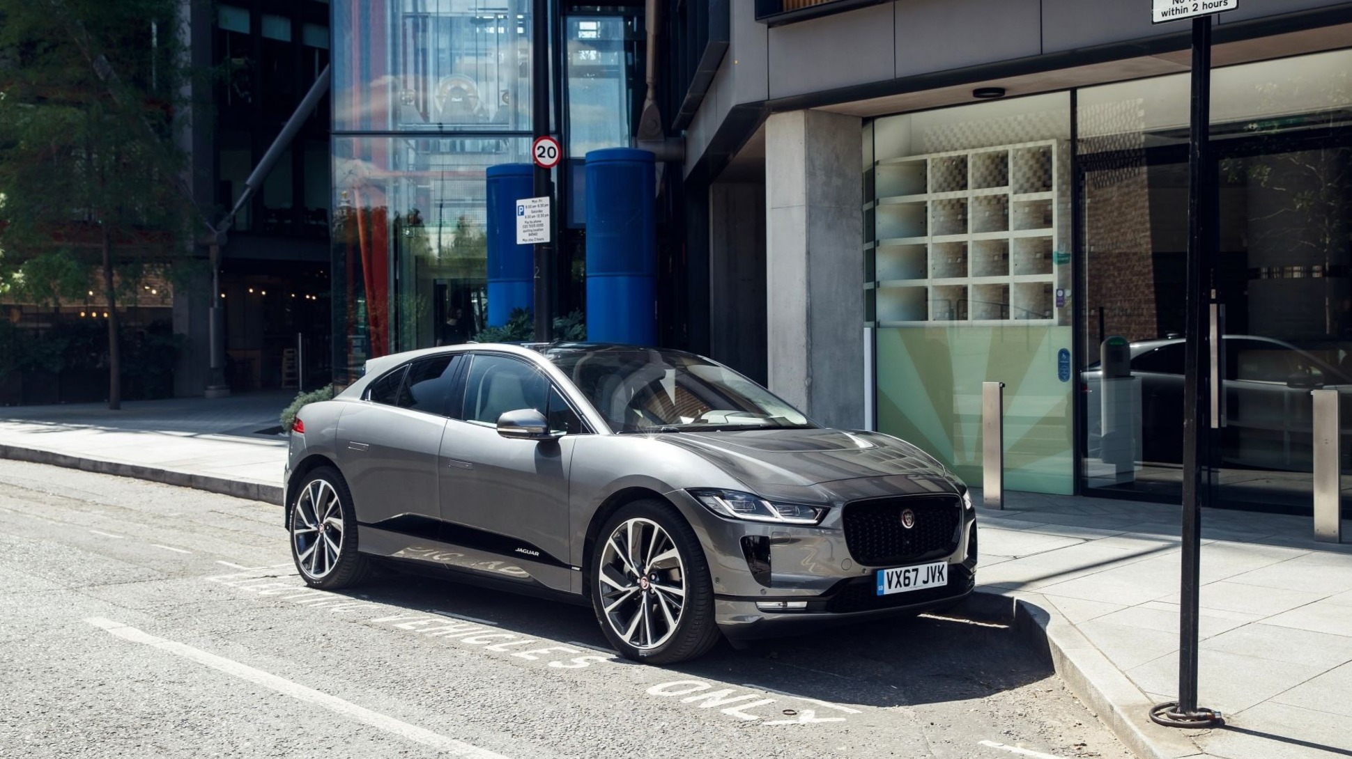 Jaguar потребует изменить значение слова «автомобиль» из-за I-Pace — Motor