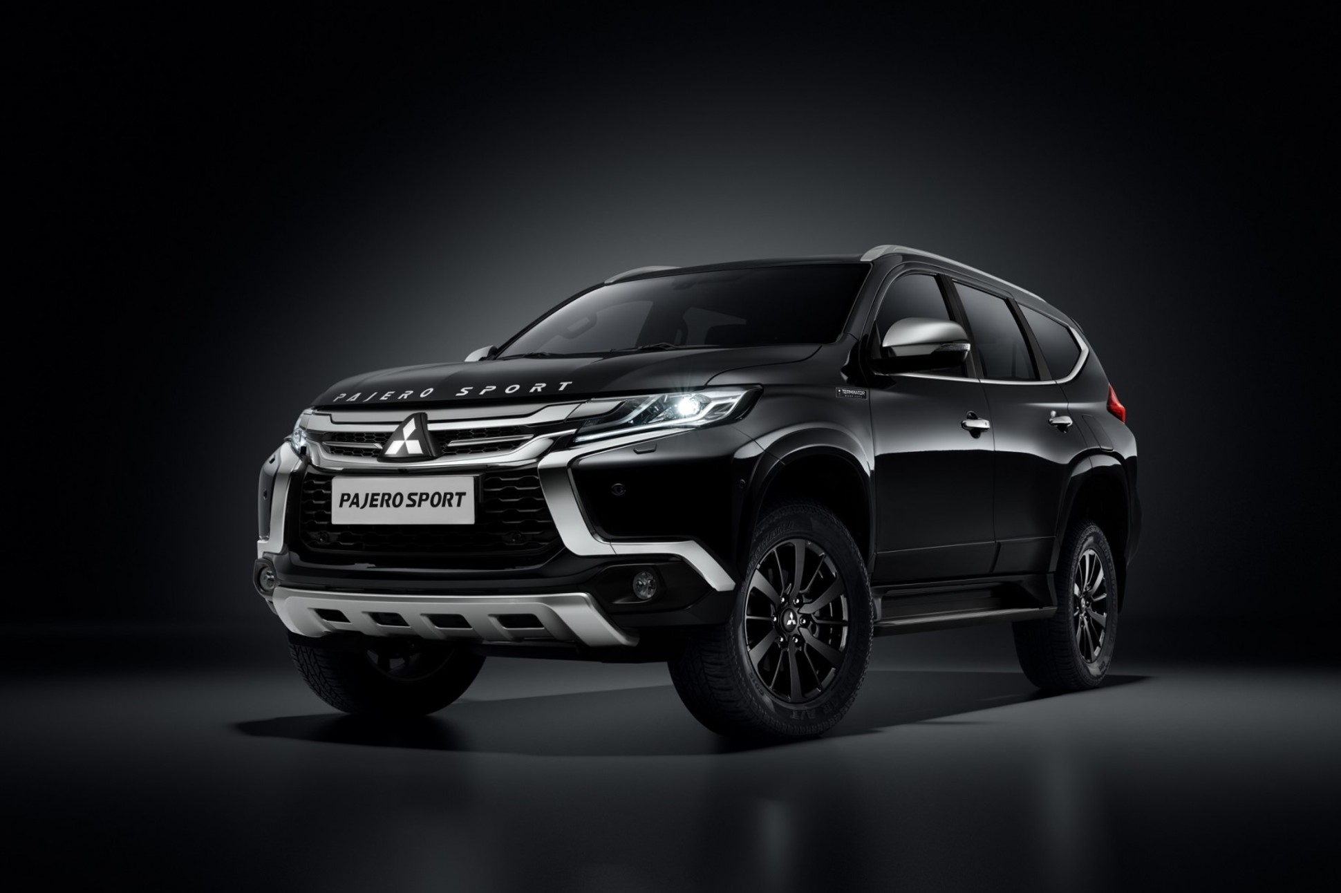 Mitsubishi сделала спецверсию Pajero Sport для России по мотивам  «Терминатора» — Motor