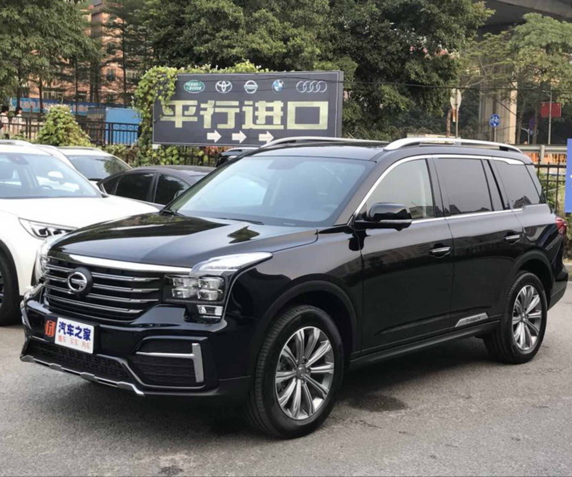 Джак js8. GAC Trumpchi gs8. Китайский GAC gs8. Кроссовер GAC gs8. Китайский внедорожник GAC gs8.