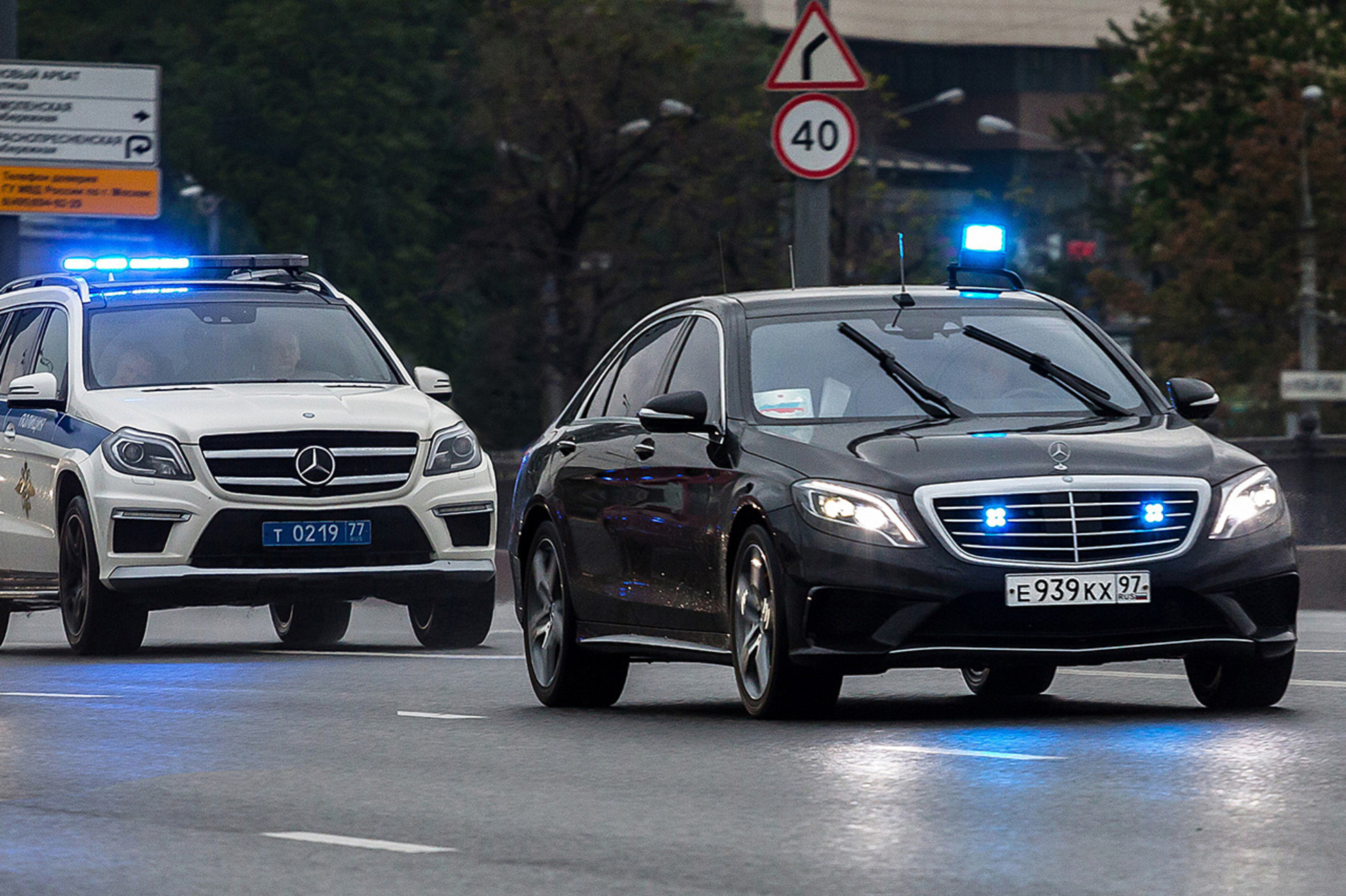 Mercedes-AMG S 63, BMW M760Li и другие дорогие и быстрые машины с мигалками  — Фото — Селектор — Motor