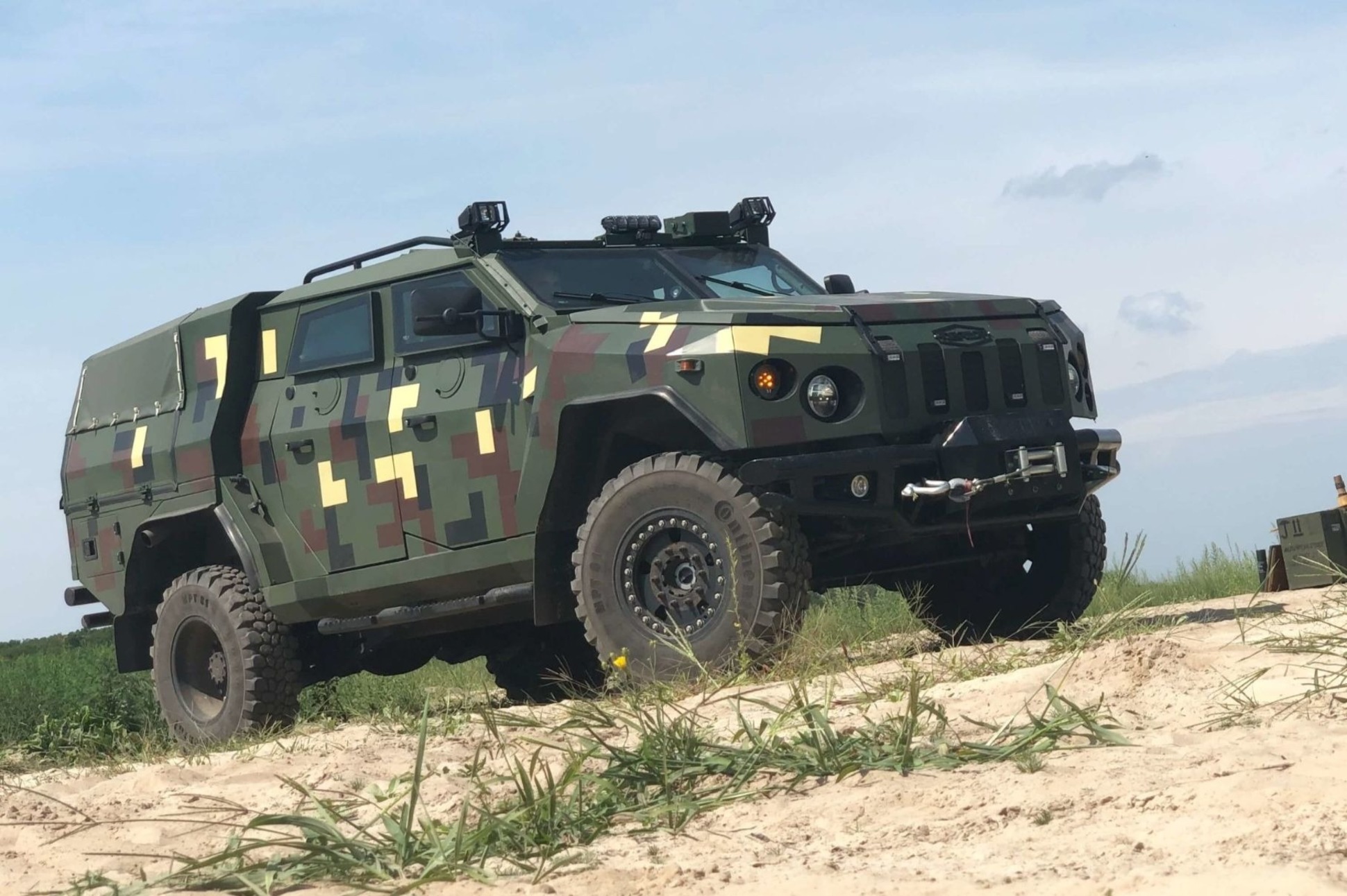 Украинский армейский внедорожник «Новатор» получит гражданскую версию —  Motor