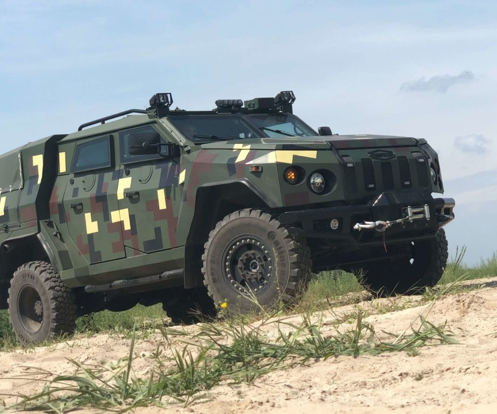 Украинский армейский внедорожник «Новатор» получит гражданскую версию —  Motor