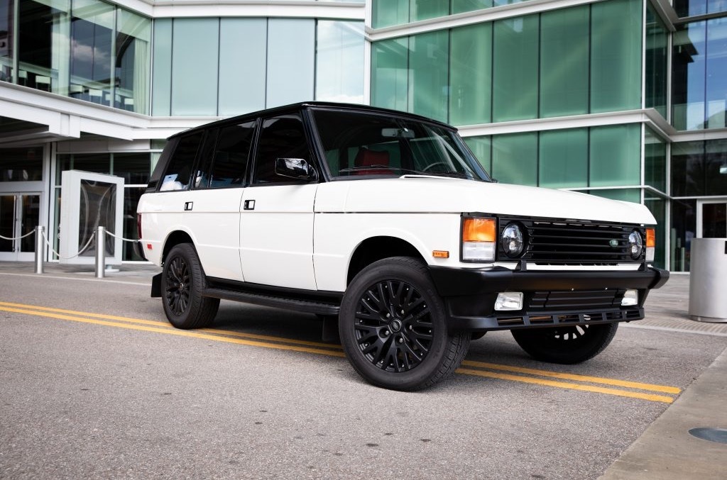 Range rover escalade