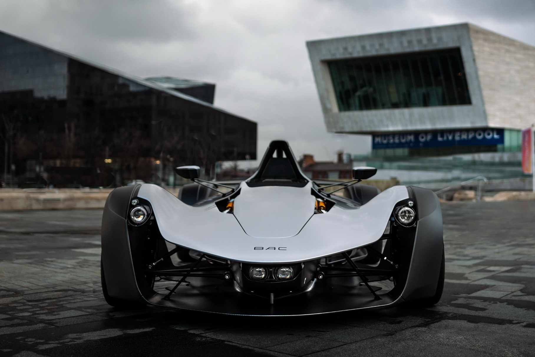 Безупречная динамичность и несравненная скорость суперкаров