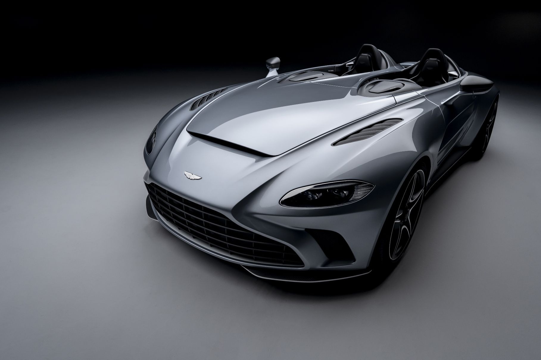 Коллекционный Aston Martin без лобового стекла оценили почти в миллион  долларов — Motor