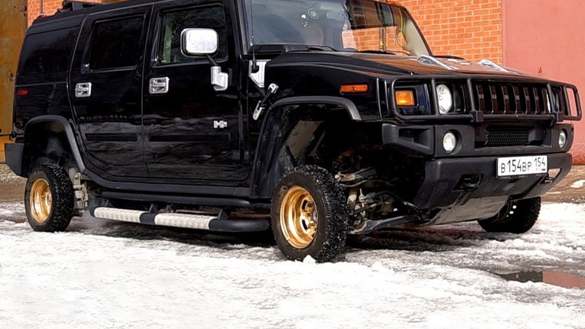 Видео: Hummer «переобули» в 13-дюймовые колёса от «Жигулей» — Motor