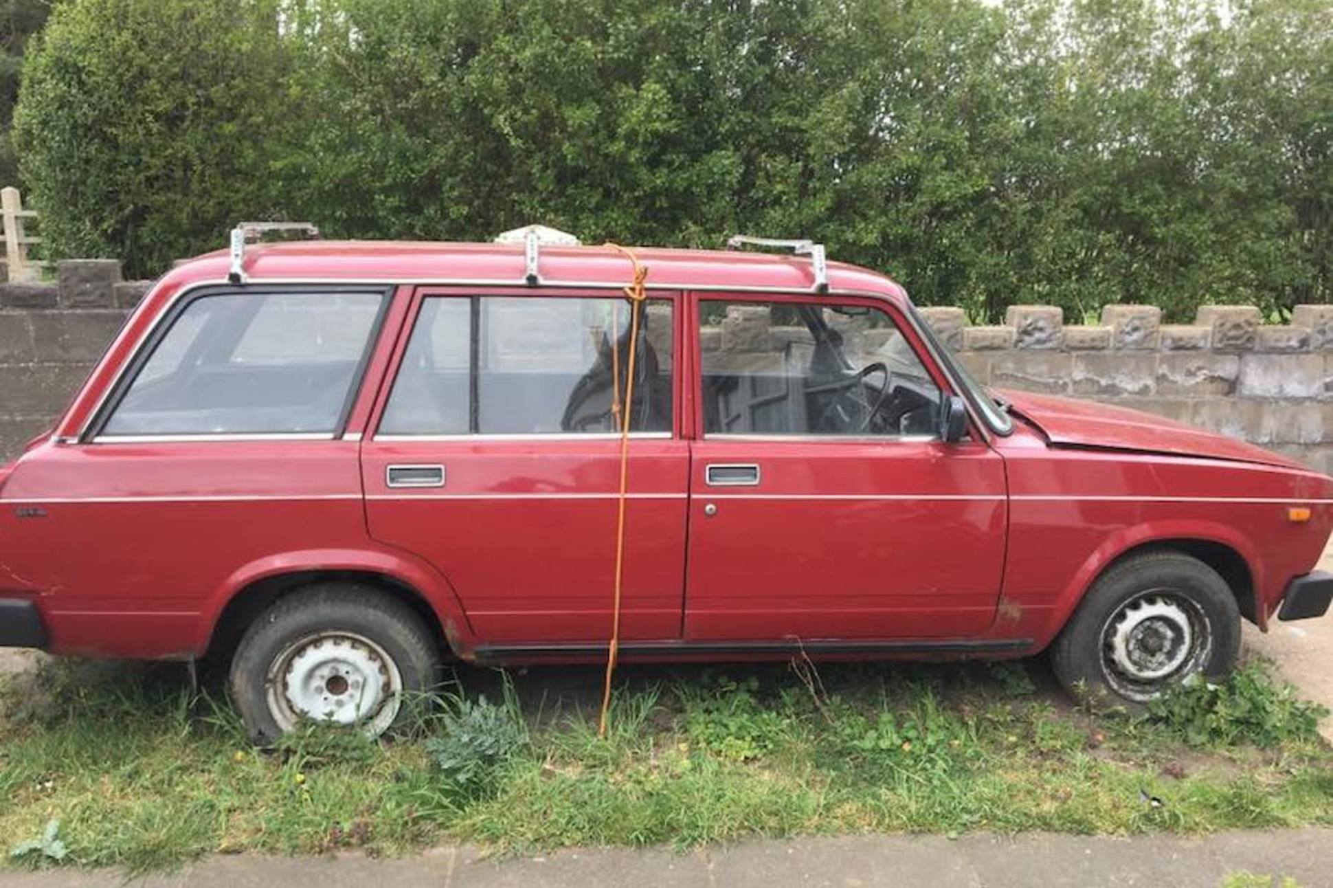 В Великобритании нашли старую Lada, которая 20 лет простояла в гараже —  Motor