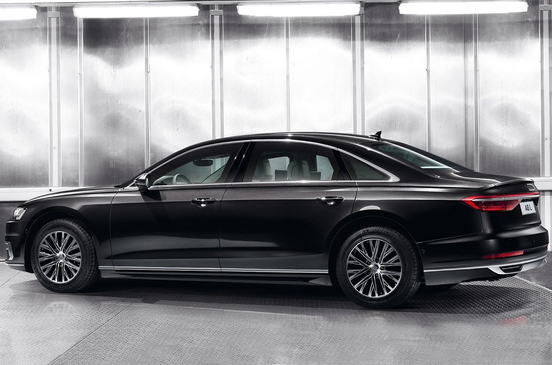 Audi A8 Security: Автомобиль-крепость - prokatvrf.ru – автомобильный журнал