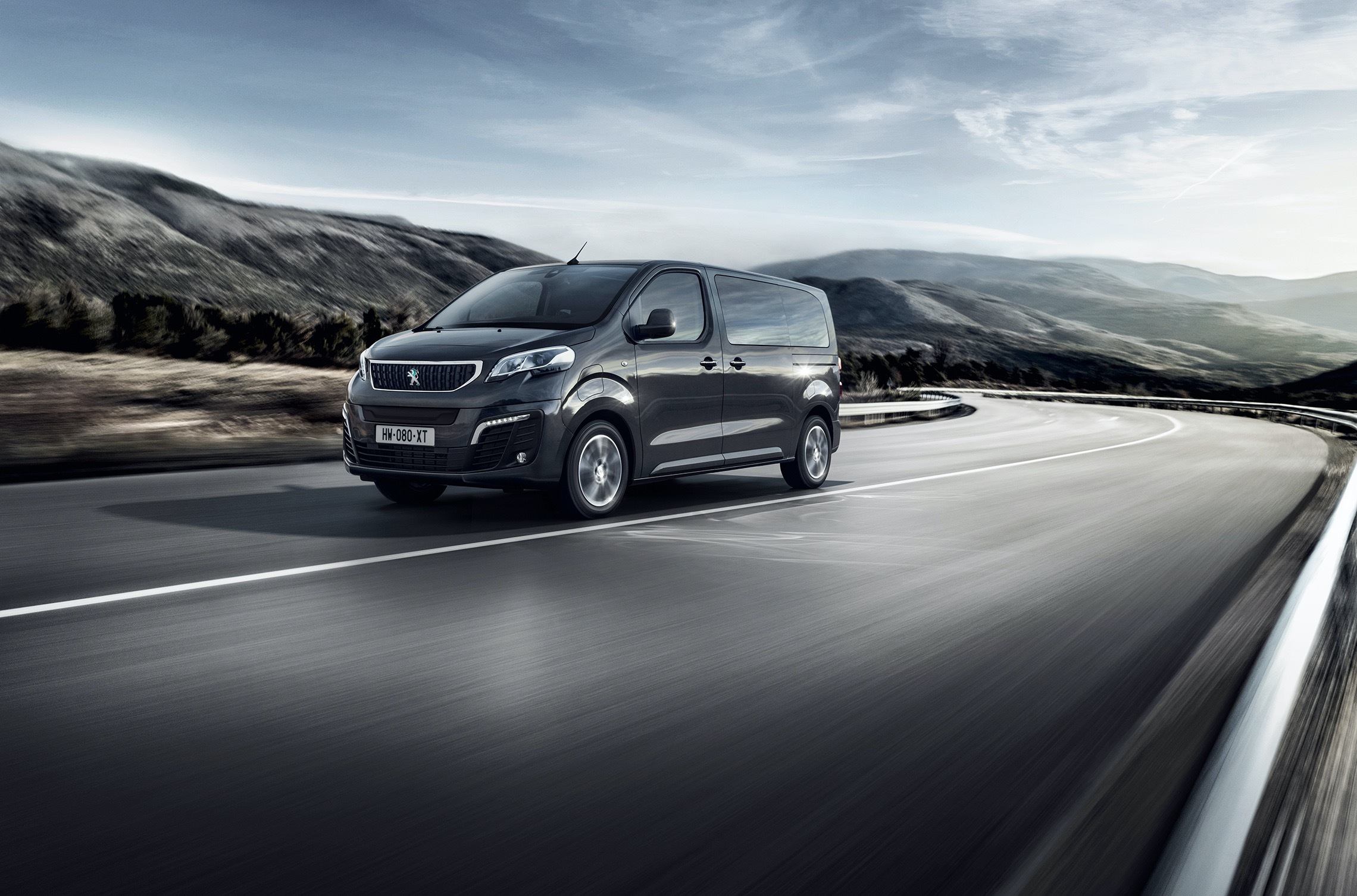 Traveller me. Пежо Травеллер 2020. Микроавтобус Peugeot traveller. Пежо минивэн 2021. Пежо Тревеллер 2019 года.
