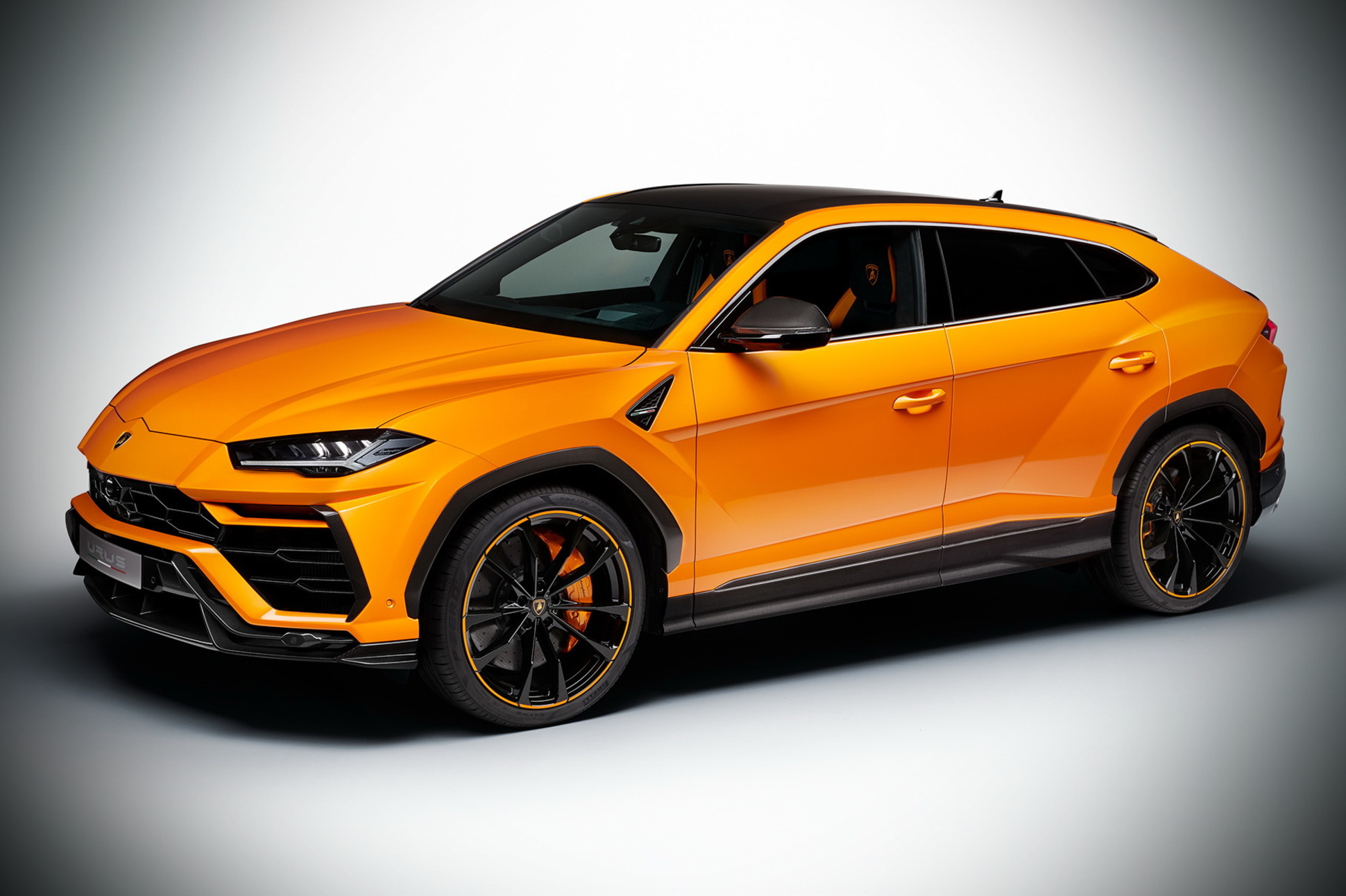 Lamborghini выпустит очень яркую спецверсию кроссовера Urus — Motor